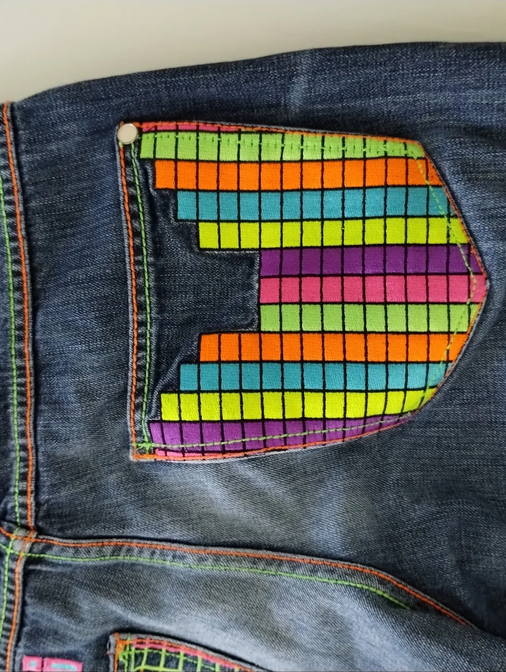 Coogi Men's Pants Y2K Spellout Denim Distressed Embroidered Size 34x 33 - Picture 8 of 14